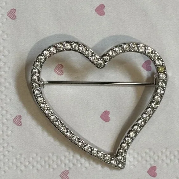 Vintage Silver Tone Clear rhinestone Heart Brooch - Picture 3 of 15